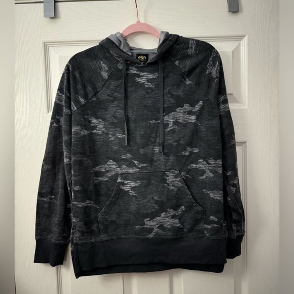 Gray camo pullover size M!